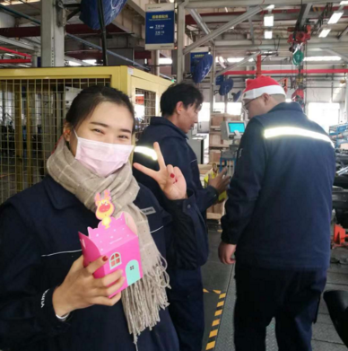 公司举办“迎元旦，送平安”活动