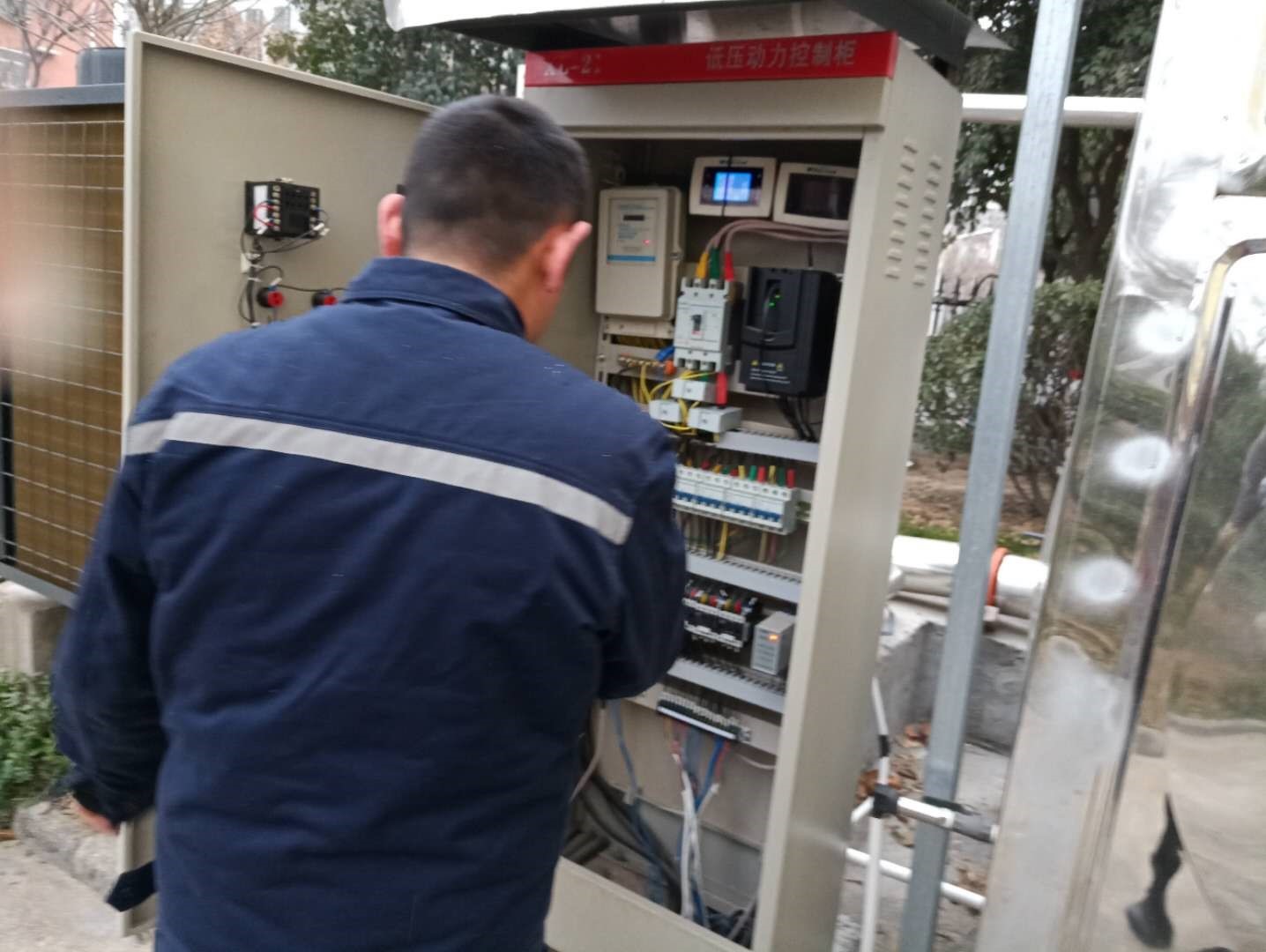 春节共奋战，同心筑未来