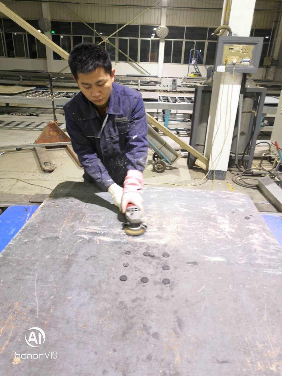 春节共奋战，同心筑未来