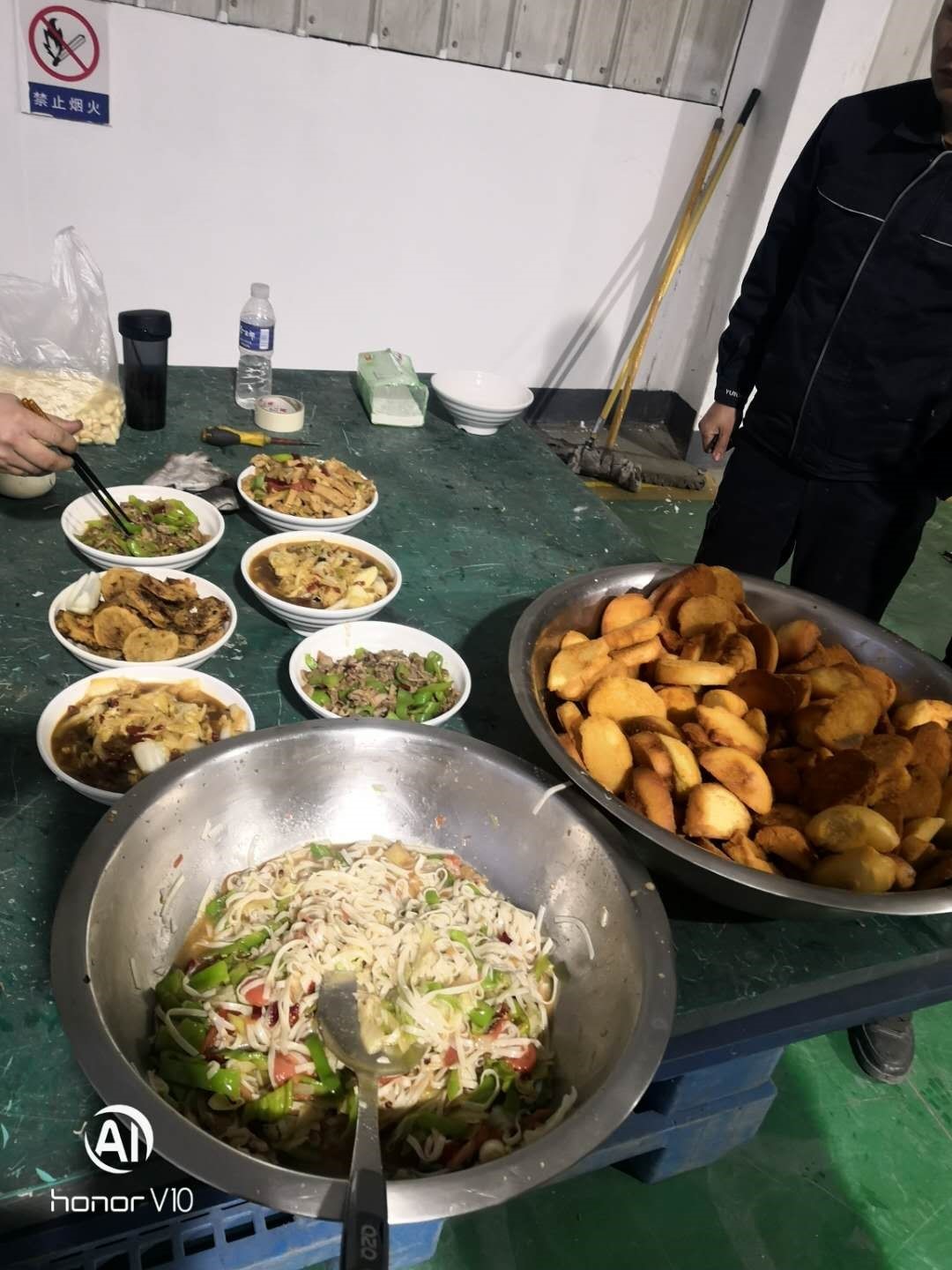 春节共奋战，同心筑未来