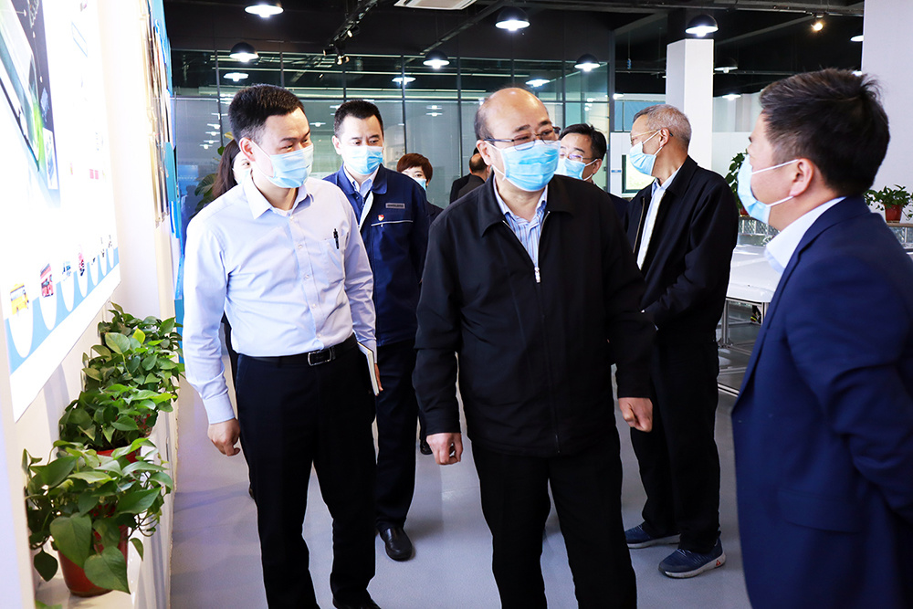 市人大常委会主任胡荃莅临科林空调开展“三送一强”活动