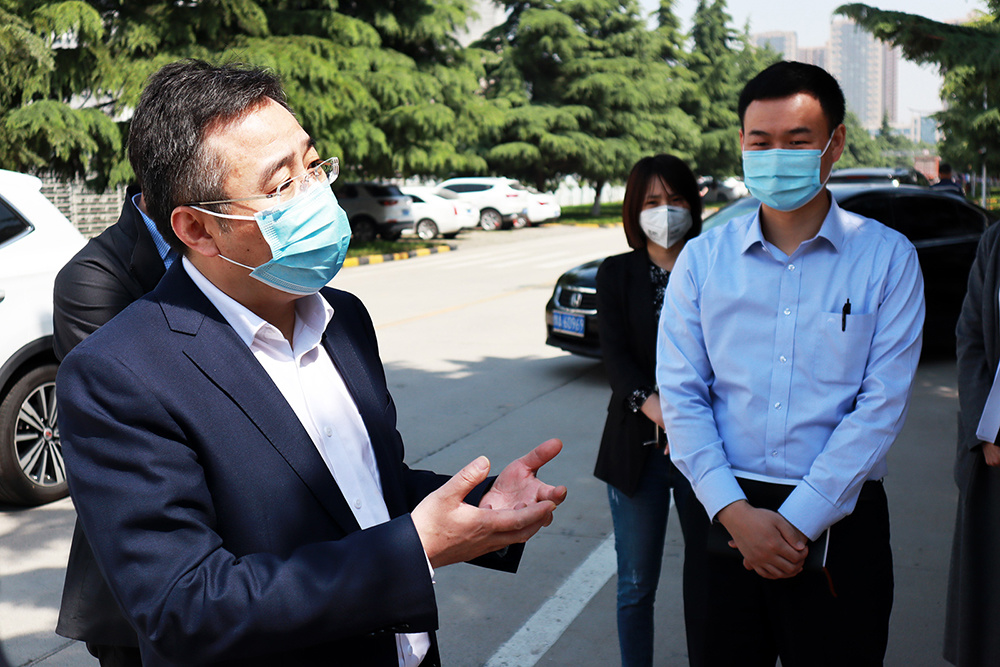 市人大常委会主任胡荃莅临科林空调开展“三送一强”活动