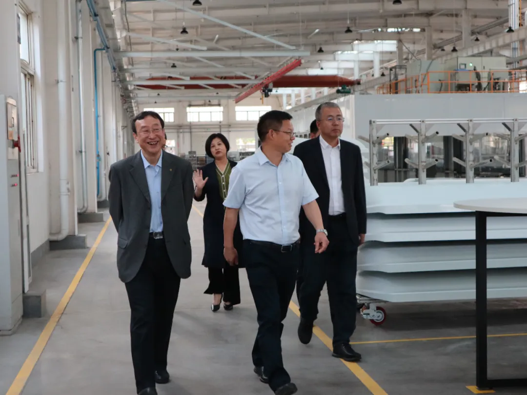 科林动态 | 中国汽车工业协会热管理分会领导莅临科林空调参观并展开深入研讨