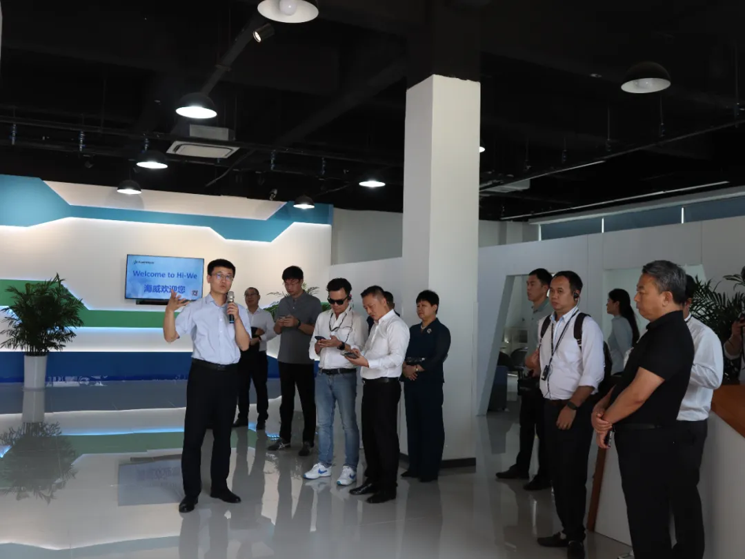 科林动态专题报道：郑州高新区领导及东盟代表团参观科林空调纪实