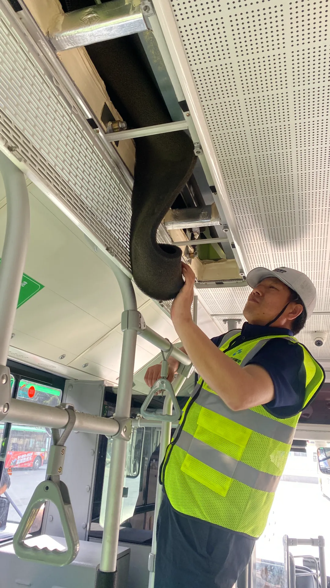 科林空调走进郑州公交——科林售后空调直服检查活动纪实