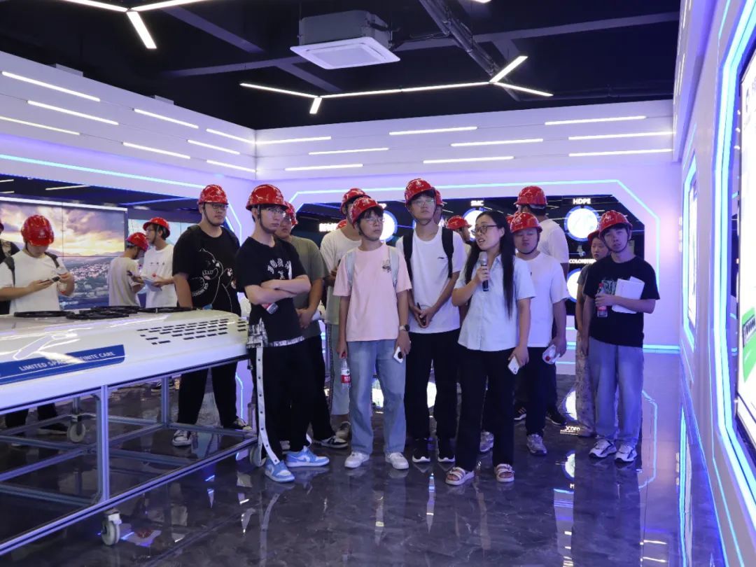 科林动态 | 郑州大学师生团队参访科林空调