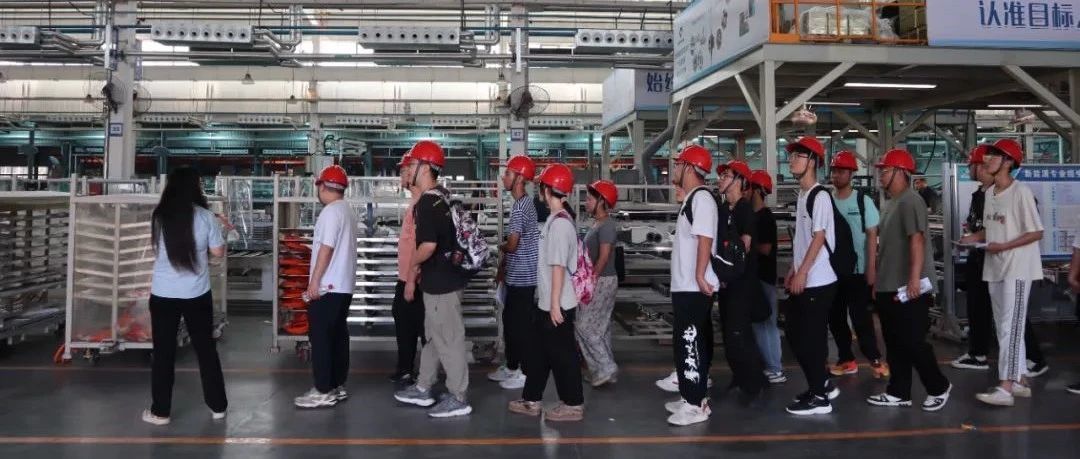 科林动态 | 郑州大学师生团队参访科林空调